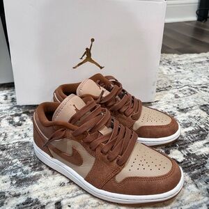 Nike Women's Air Jordan 1 Low SE Brown Legend Coffee Sneakers size 5.5 US